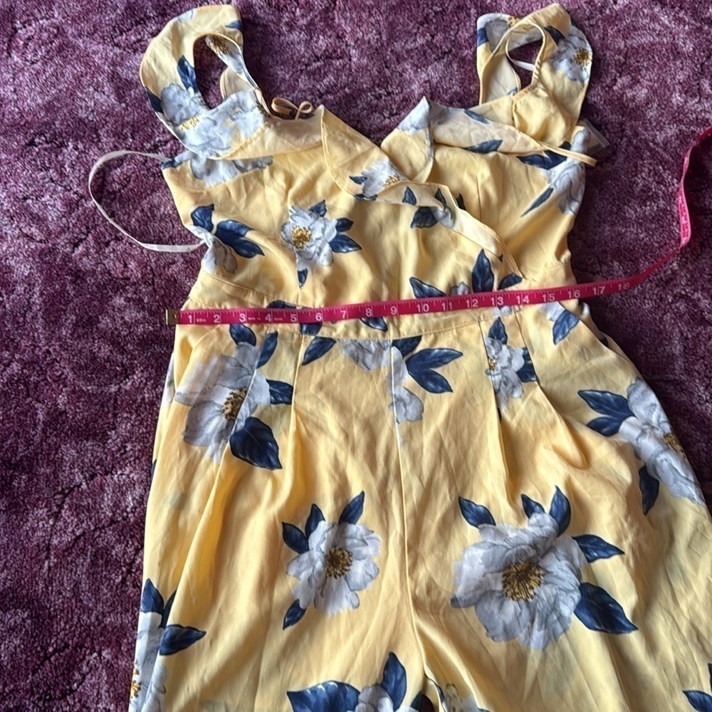 NWT J.O.A. Floral Ruffled Butter Yellow Jumpsuit size L - Picture 6 of 7